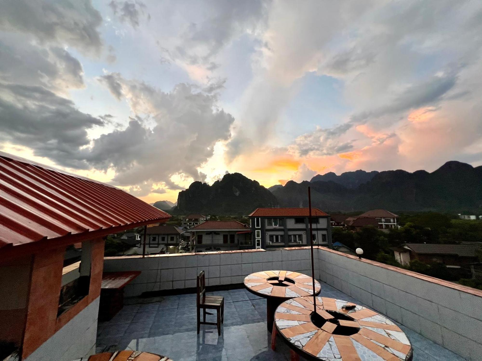 Easy Go Backpacker Hostel Vang Vieng Luaran gambar