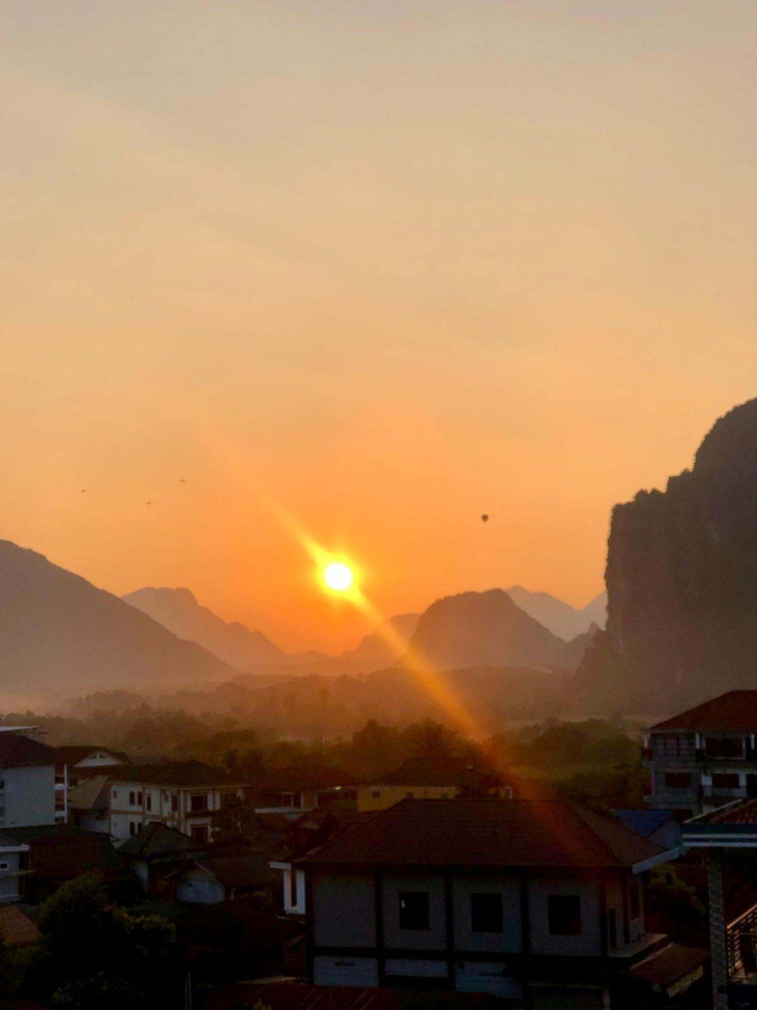 Easy Go Backpacker Hostel Vang Vieng Luaran gambar