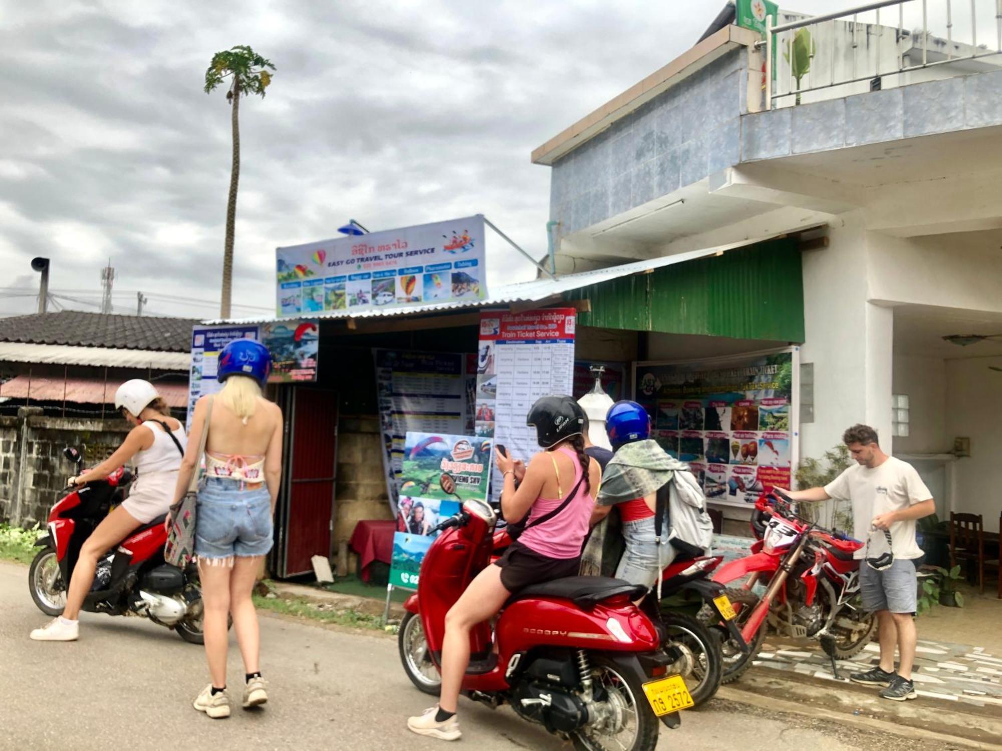 Easy Go Backpacker Hostel Vang Vieng Luaran gambar
